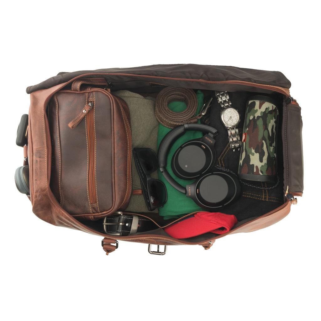 Minori Leather Miami Leather Weekender Bag in chestnut, unisex duffle bag with sturdy handles and spacious interior for travel.