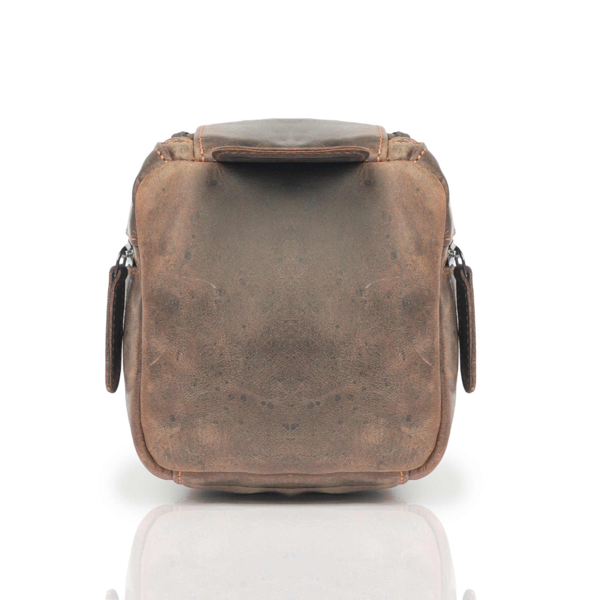 Brown premium leather toiletry bag for men by Minori Leather, featuring organized compartments and durable design.